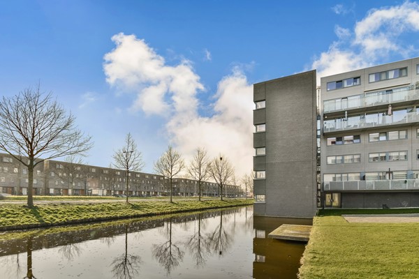 Medium property photo - Ladogameerhof 165, 1060 RE Amsterdam